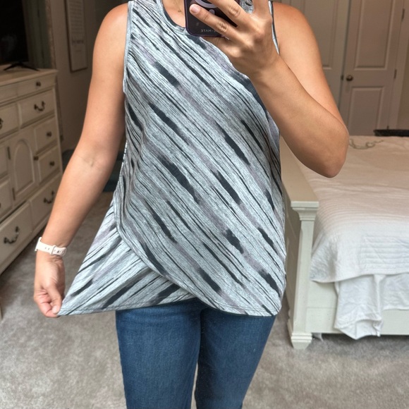 Women’s Apt 9 Sleeveless Chrome Top - Picture 2 of 5